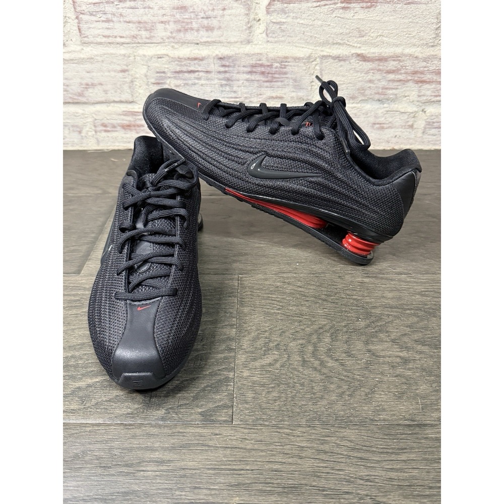 Size 8 Women's - Nike Shox Z Bred Black & Red - HQ7540-002